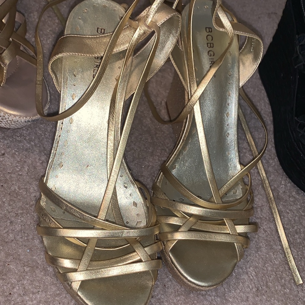 Lot of 3 fabulous wedge heels - 2 gold - 1 black - Picture 4 of 15